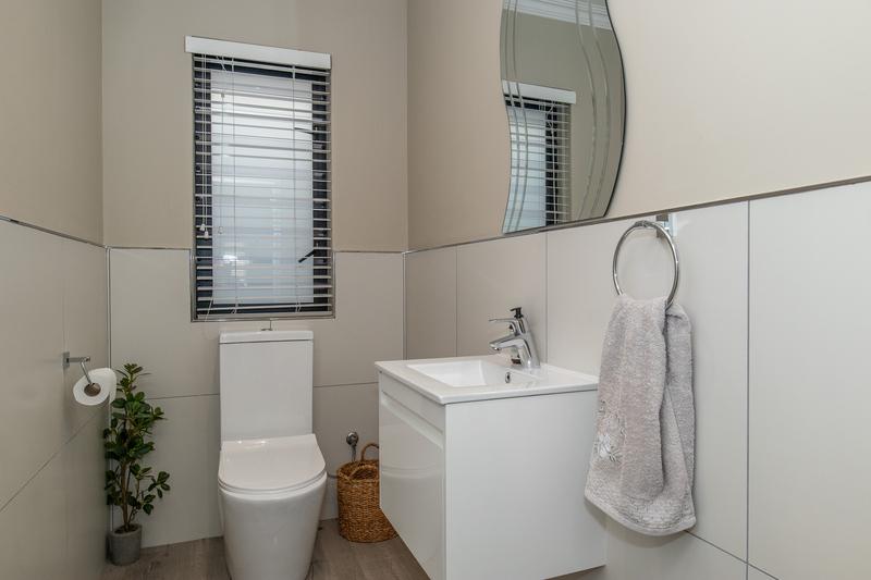 To Let 3 Bedroom Property for Rent in Constantia Western Cape